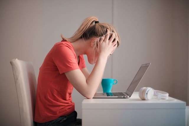 Laptops in Schools Can Negatively Affect Grades