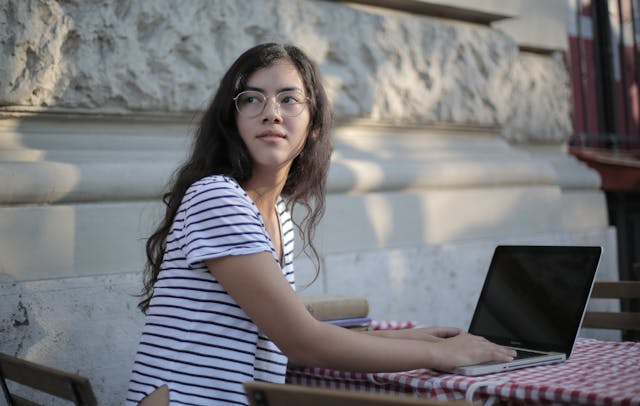 Summer Internships: Guiding Your Teen to a Productive Summer